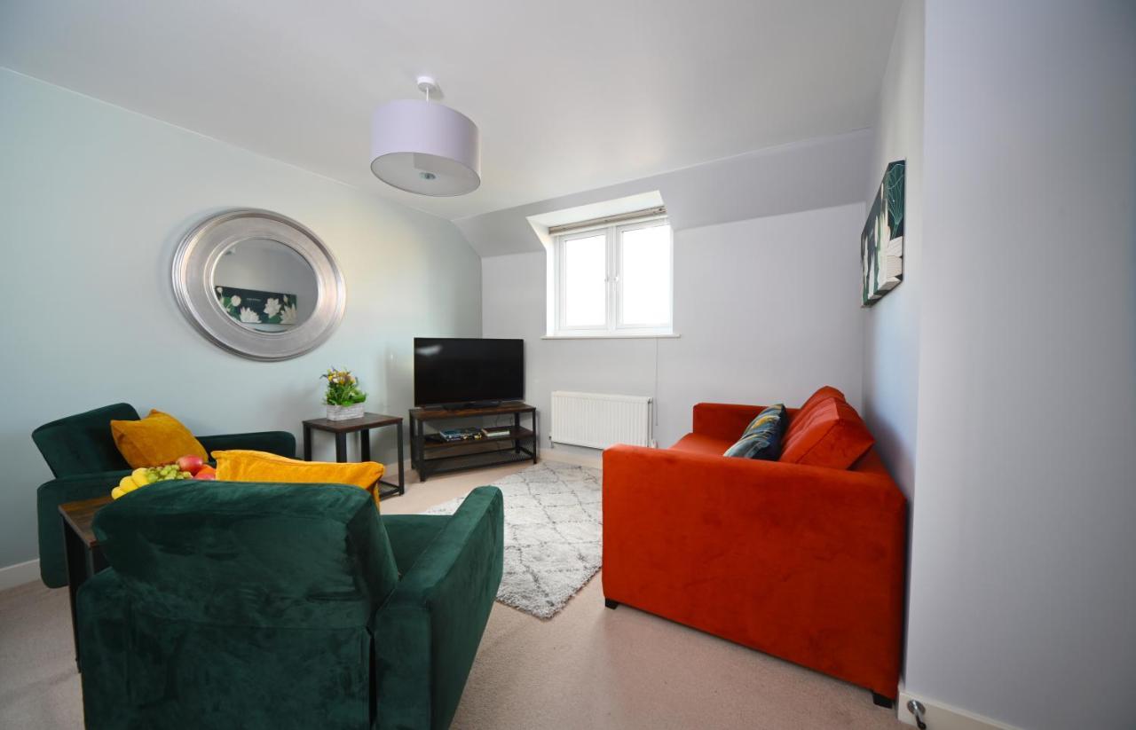 Ideal Coach House Суиндон